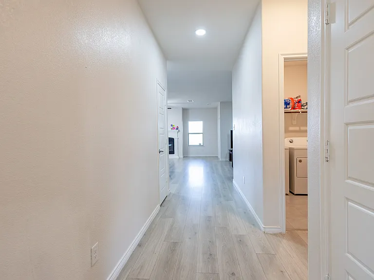 6321 Wales St — Photo 20