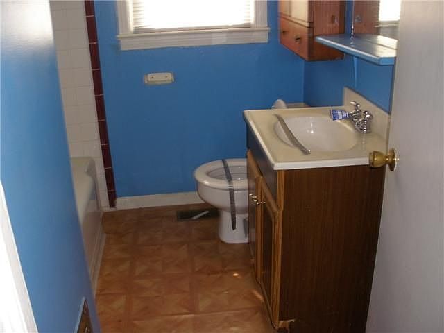 2nd image of 147 Jones St