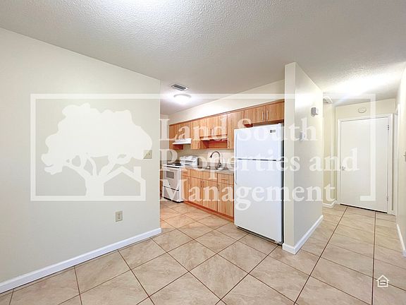5th image of 713 Johnson Ave
