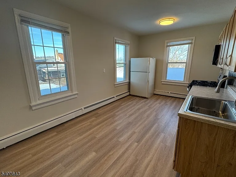 27 Filmore St — Photo 2