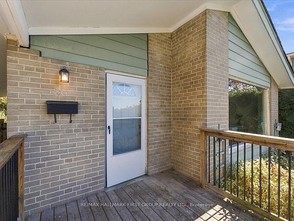 3rd image of 867 Chapleau Dr