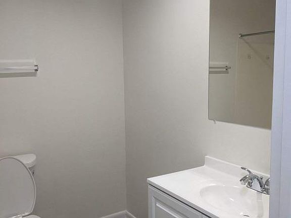 5th image of 403 S Baltimore St APT T