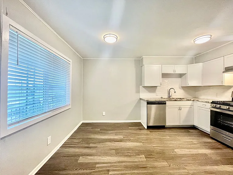 Sundance Apartments — Photo 20