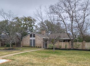 2617 Rustling Oaks Dr, Bryan, TX 77802