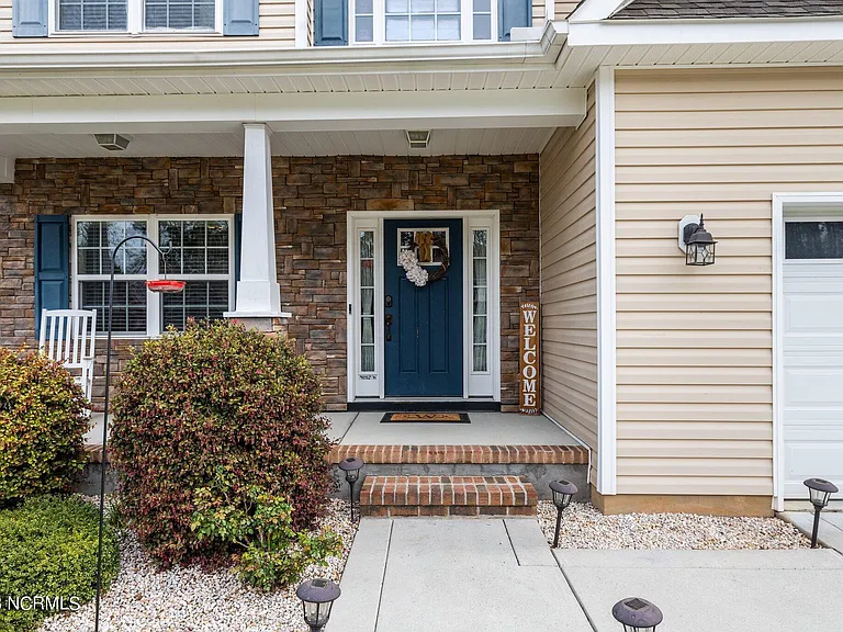 160 Argyll Ave — Photo 4