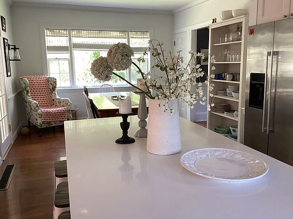 4th image of 129 School St #129