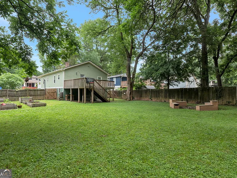 979 Hill St SE — Photo 15