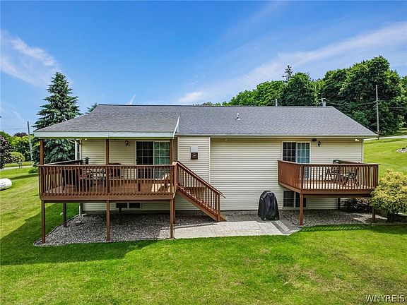 3rd image of 4868 Cambria Rd