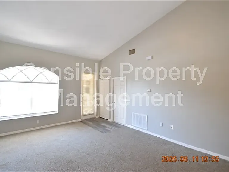 7411 Canterbury St — Photo 4