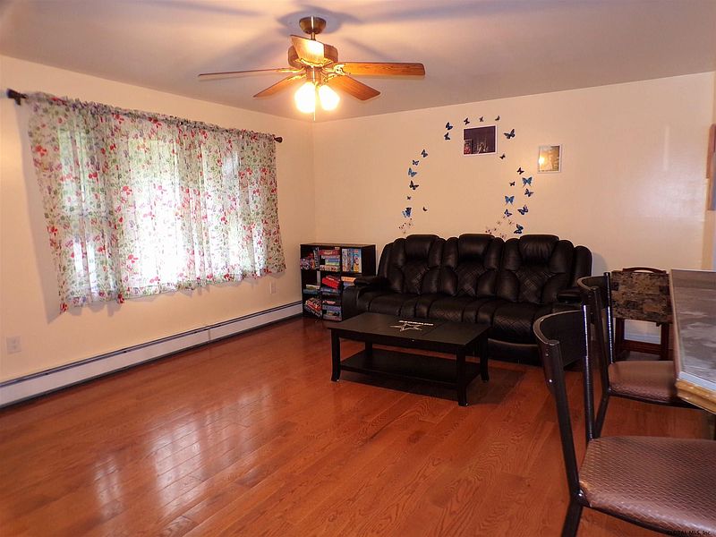 5th image of 212 MAPLE AV