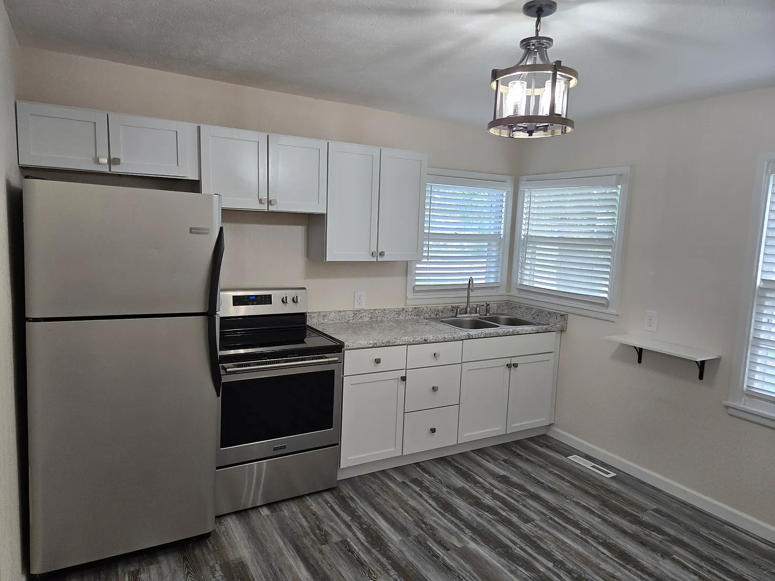 3 bed, 975 sqft, $1,125 — Photo 1