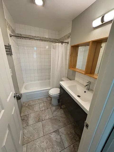 1 bed, 890 sqft, $1,490 — Photo 4