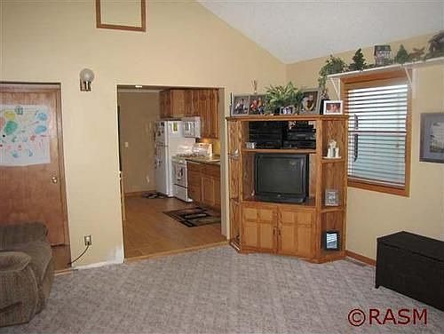 4th image of 315 N Lexington Ave