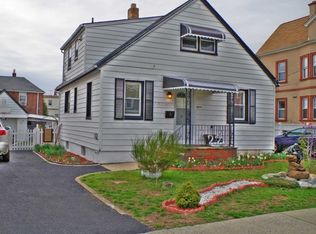 15 John St, East Rutherford, NJ 07073