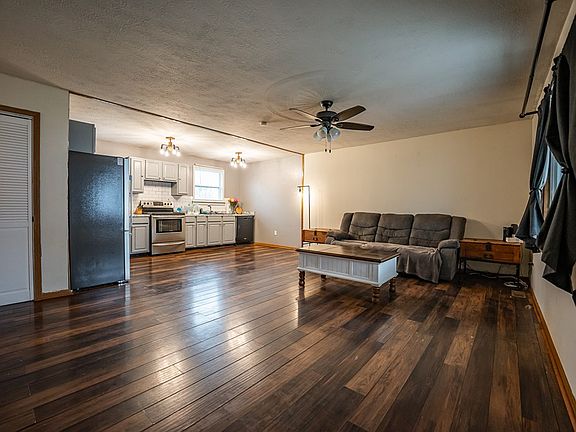 5th image of 729 John St