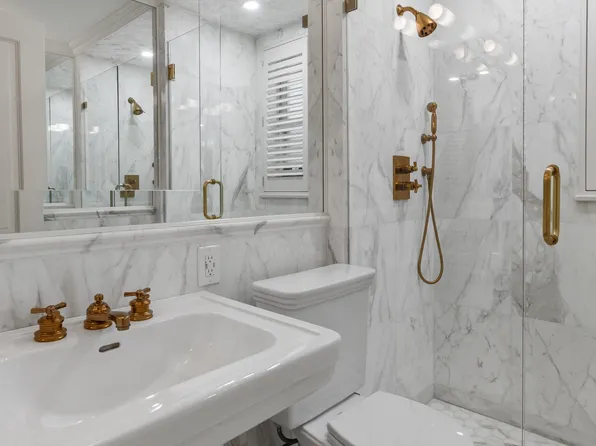 400 East 59th Street image 5 of 15