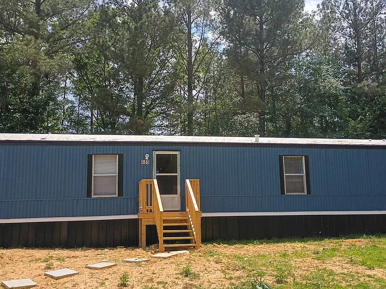 685 Julia St — Photo 3