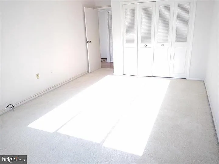 10401 Grosvenor Pl #1018 — Photo 14