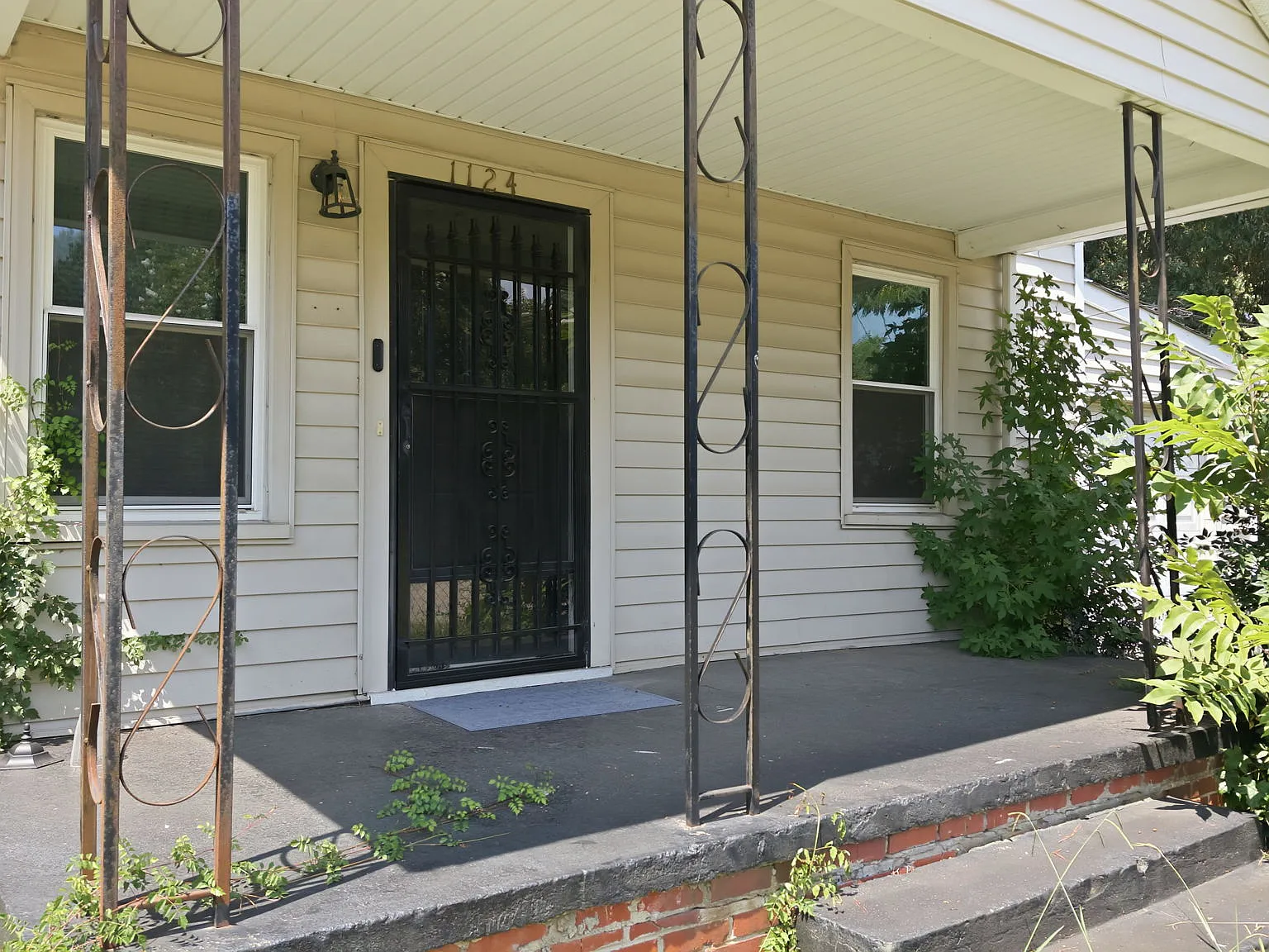 1124 Clark Street - 1 — Photo 3