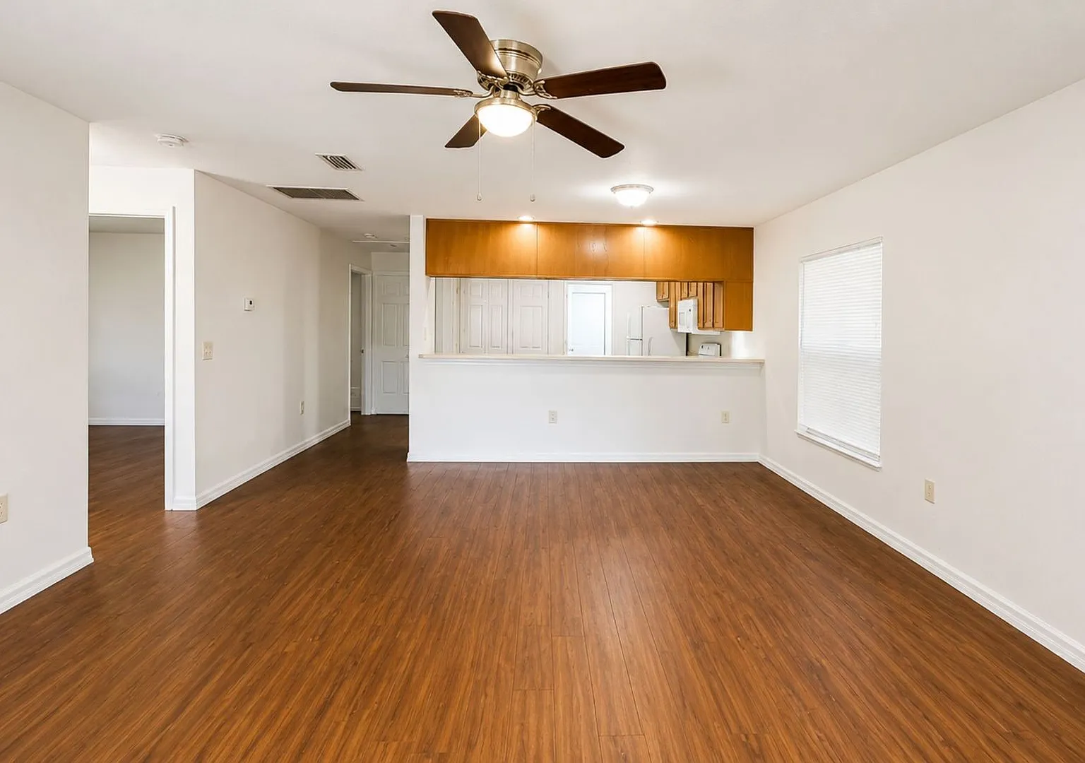 3 Bedroom, 2 Bathroom Home for Rent in Plant City! — Photo 4