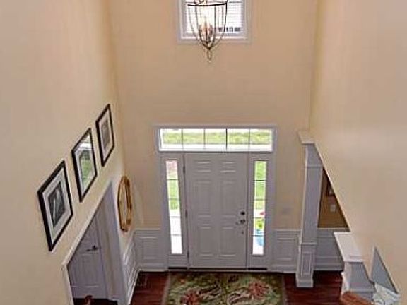 3rd image of 40 Camden Ct