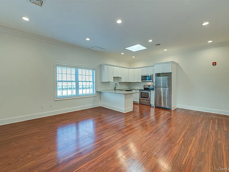 41 Green St #2C — Photo 5