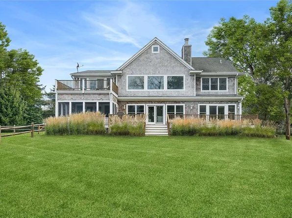 16 Bittersweet Ln, Sag Harbor, NY 11963