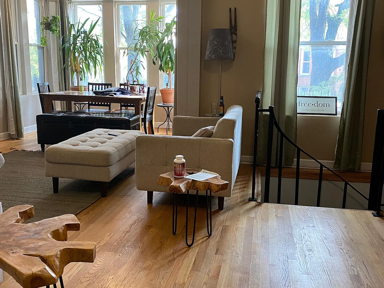 3 bed, 1900 sqft, $2,800 — Photo 1