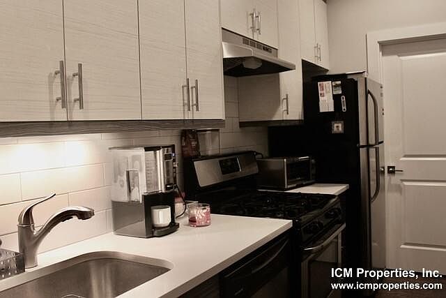 1st image of 3932 N Janssen Ave #2