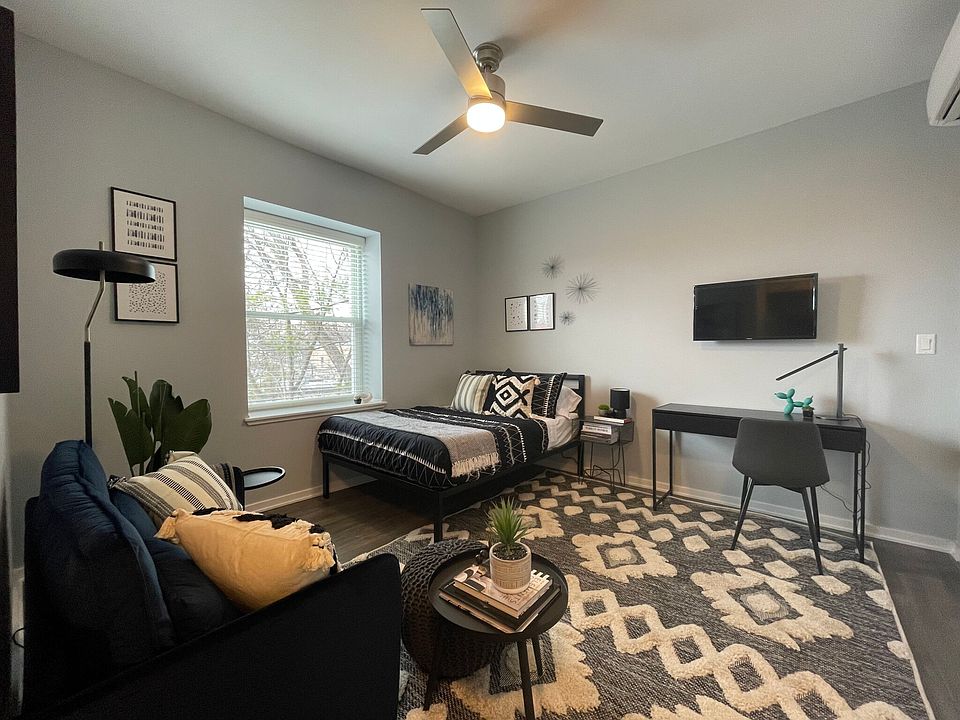 1st image of 5246 N Winthrop Ave #412