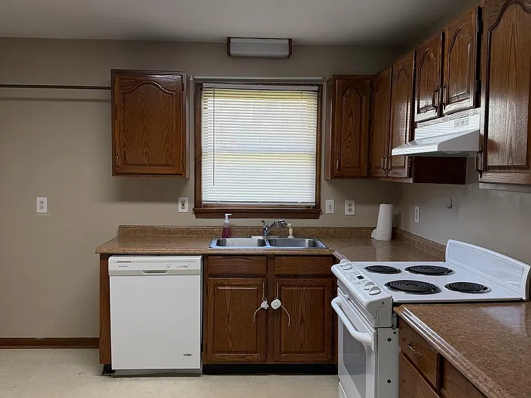 351 Beauregard Blvd — Photo 4