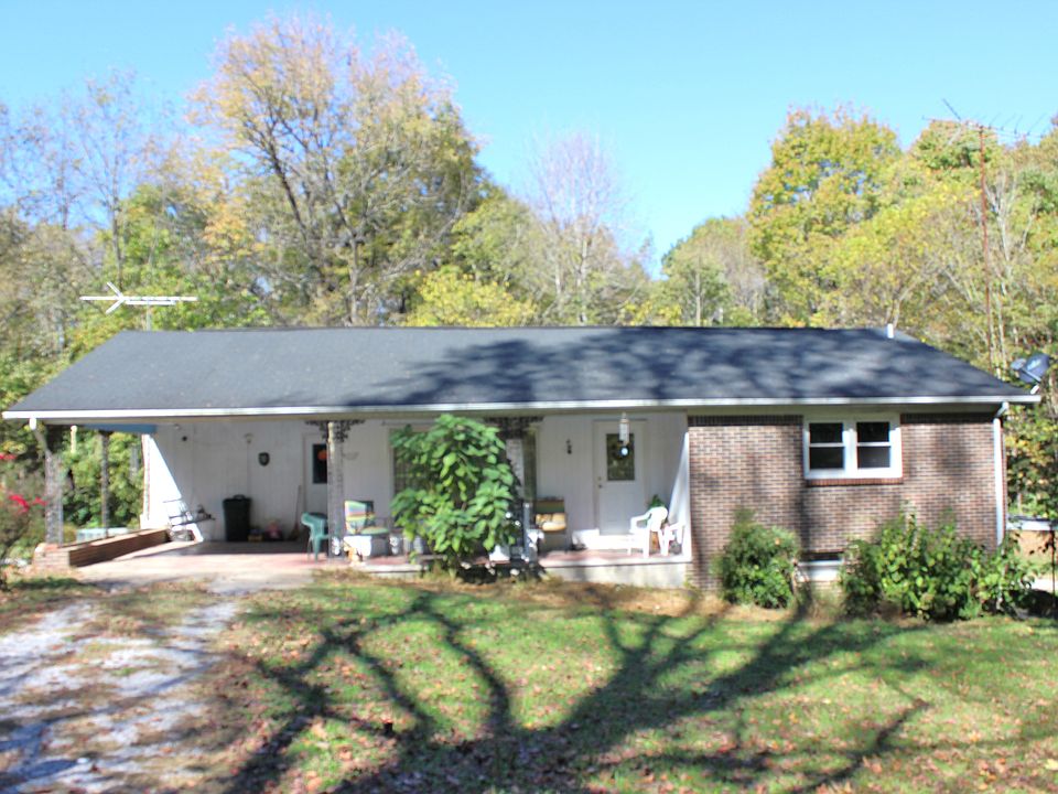 2nd image of 229 Clyde Wix Rd