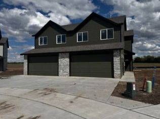 741 E Briarbrook Ct, Valley Center, KS 67147