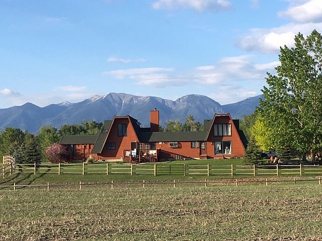 Main photo with view