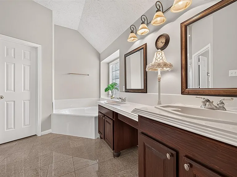 1514 Coyote Hills Ln — Photo 29
