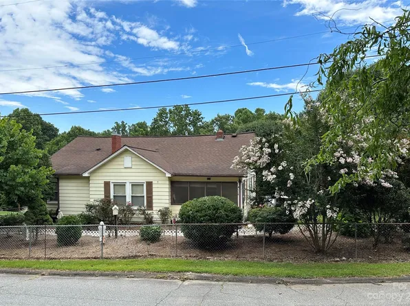 114 Torrence Cir NW, Lenoir, NC 28645