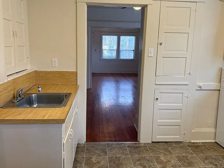 3911 SE 28th Pl — Photo 3
