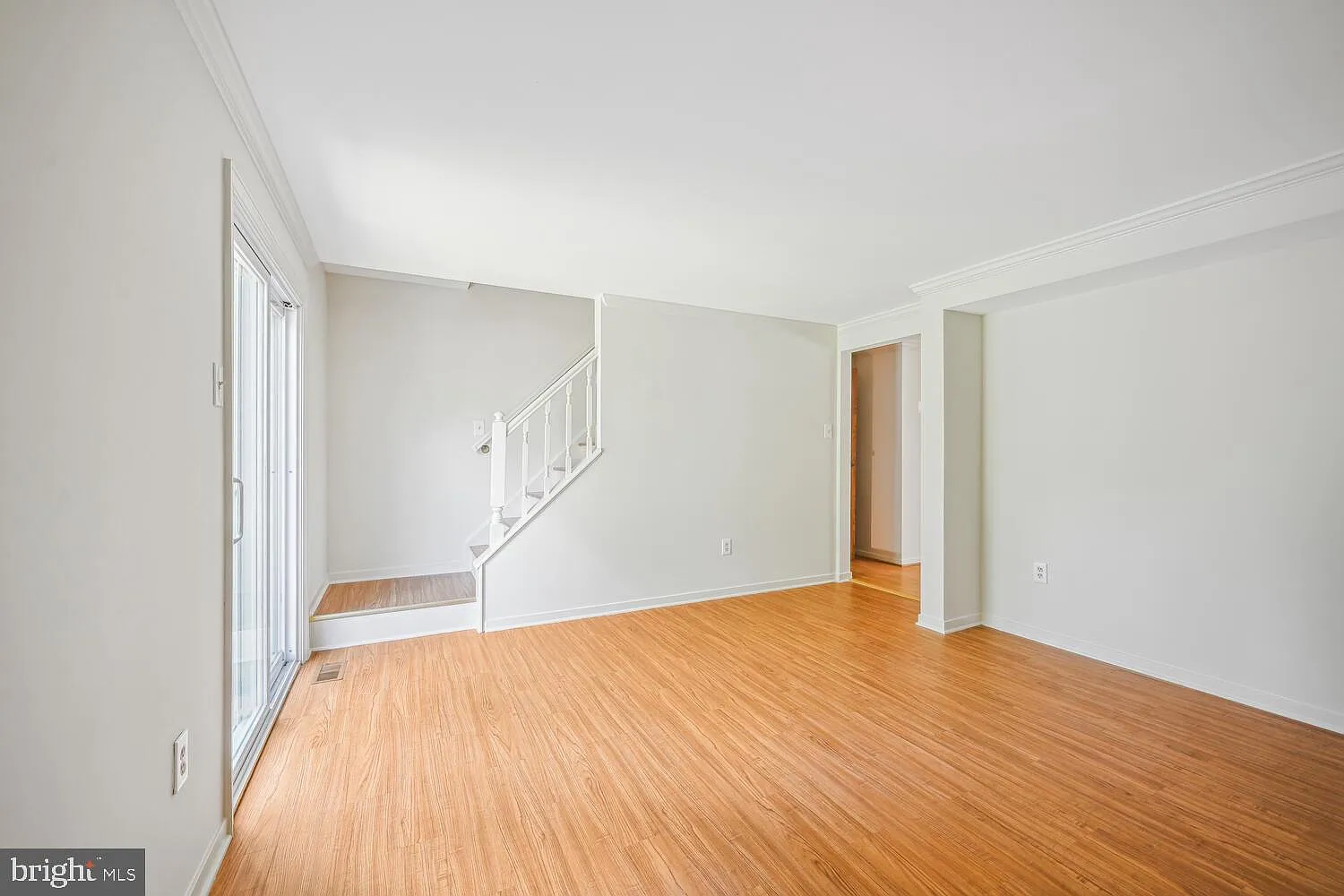2 bed, 1.5 bath, 1064 sqft, $2,850 — Photo 2