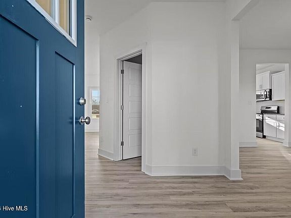 3rd image of 138 S View Spur Road