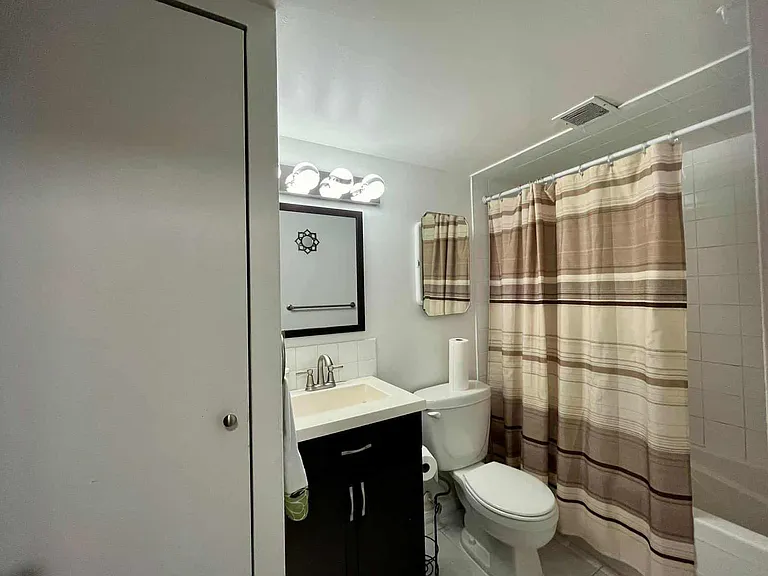 15 Torrance Rd #809 — Photo 11