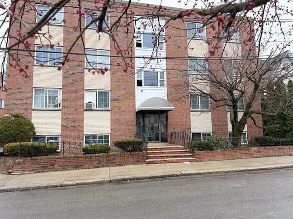 15 Staples Ave APT 27, Everett, MA 02149