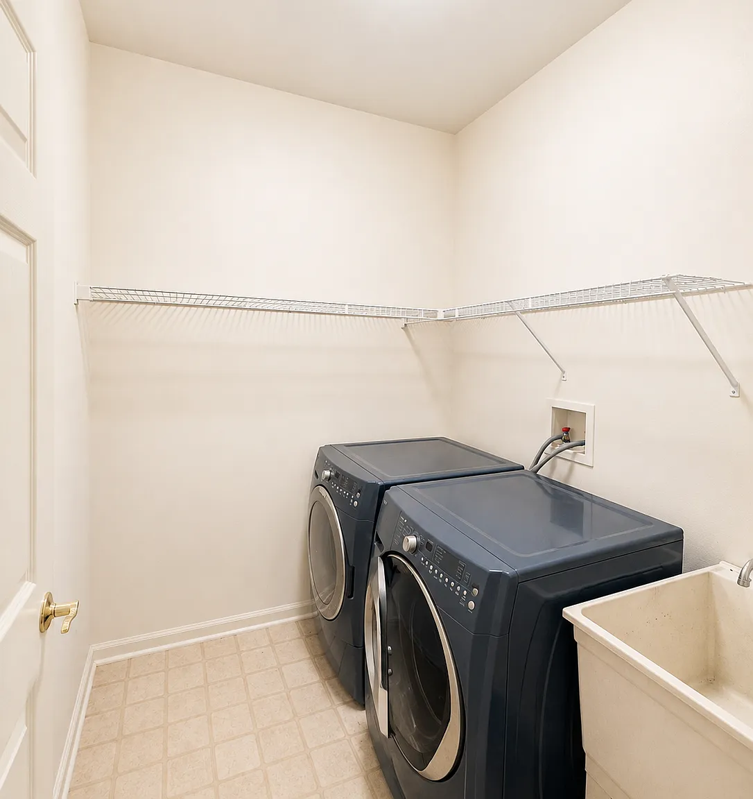 10S431 Carrington Cir, Burr Ridge — Photo 2