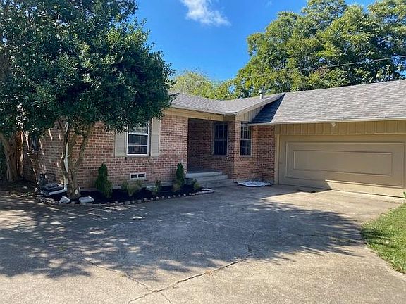 2nd image of 1102 Dawn Dr