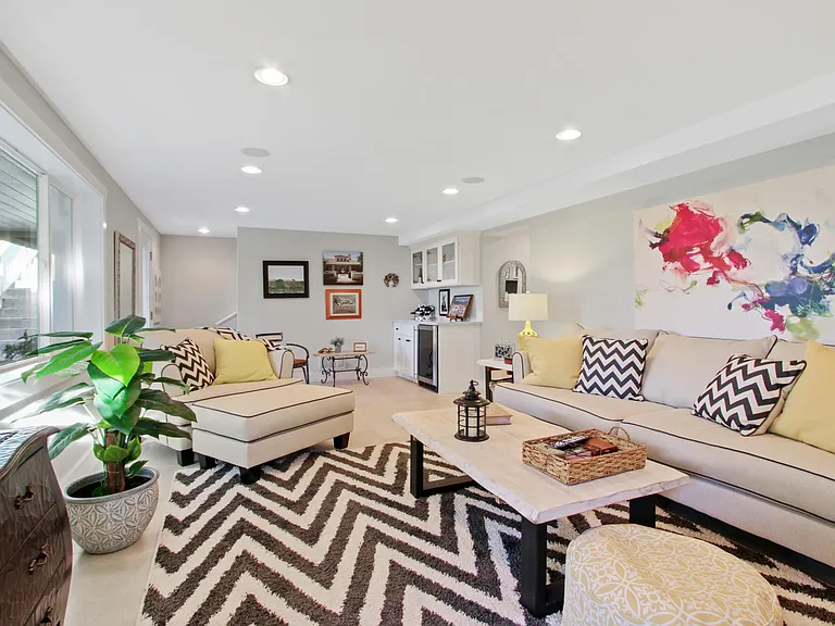 441 Calle De Aragon — Photo 17