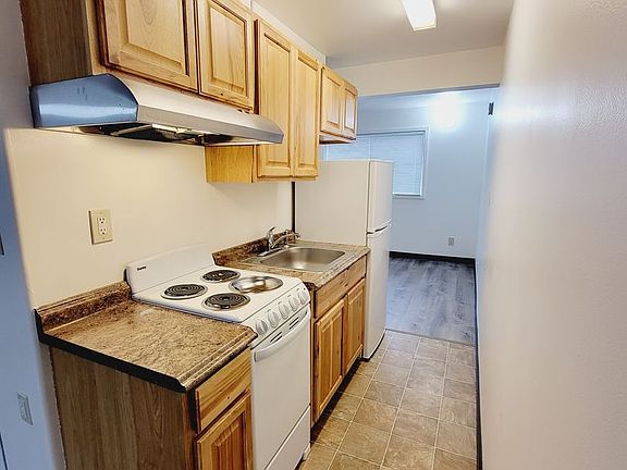2nd image of 711 W Willoughby Ave #16