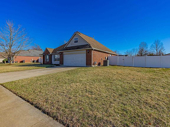 3rd image of 7877 Alanton Park Dr
