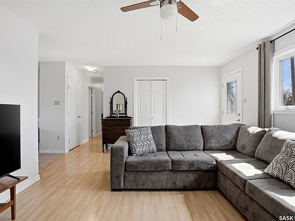 4th image of 327 Coteau Street