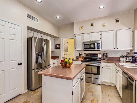 3rd image of 247 W Bolero Dr