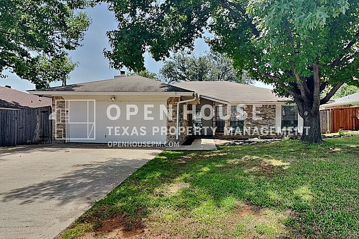 1st image of 2618 Bayberry Ln