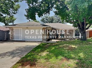 2618 Bayberry Ln, Euless, TX 76039